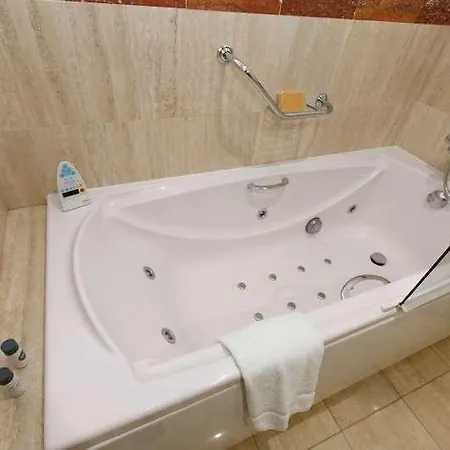 Camino Santo Sl Hotel